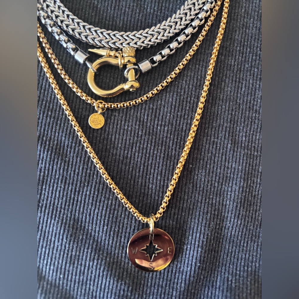 Artizan Joyería Herradura Two-Tone Layered Necklace — Gold & Silver - Picture 11 of 11